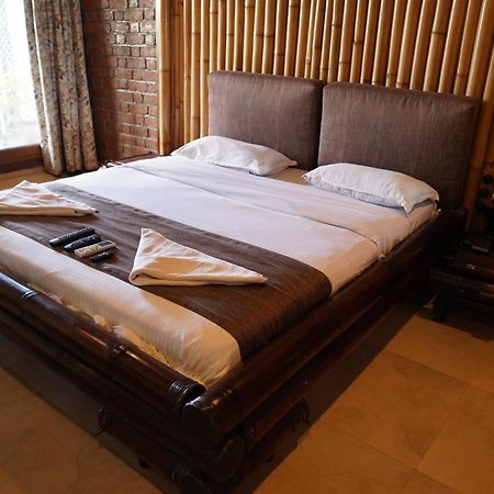 Bamboo And Bricks Resort Welhe Екстериор снимка