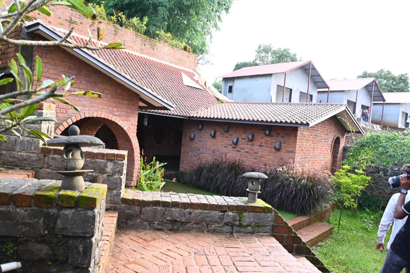 Bamboo And Bricks Resort Welhe Екстериор снимка