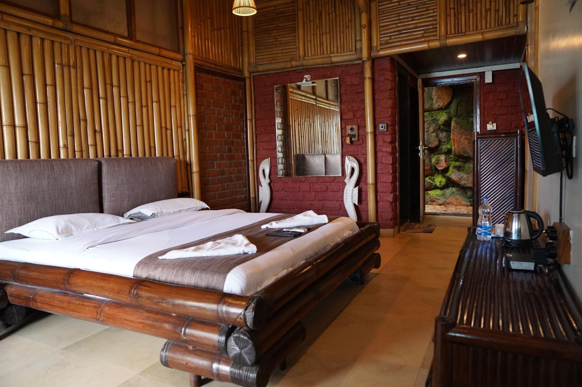 Bamboo And Bricks Resort Welhe Екстериор снимка