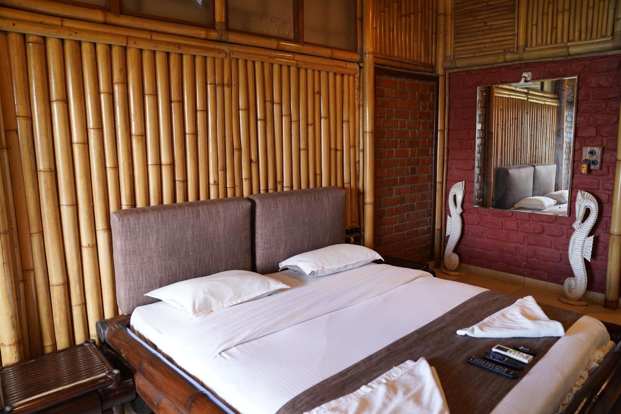 Bamboo And Bricks Resort Welhe Екстериор снимка