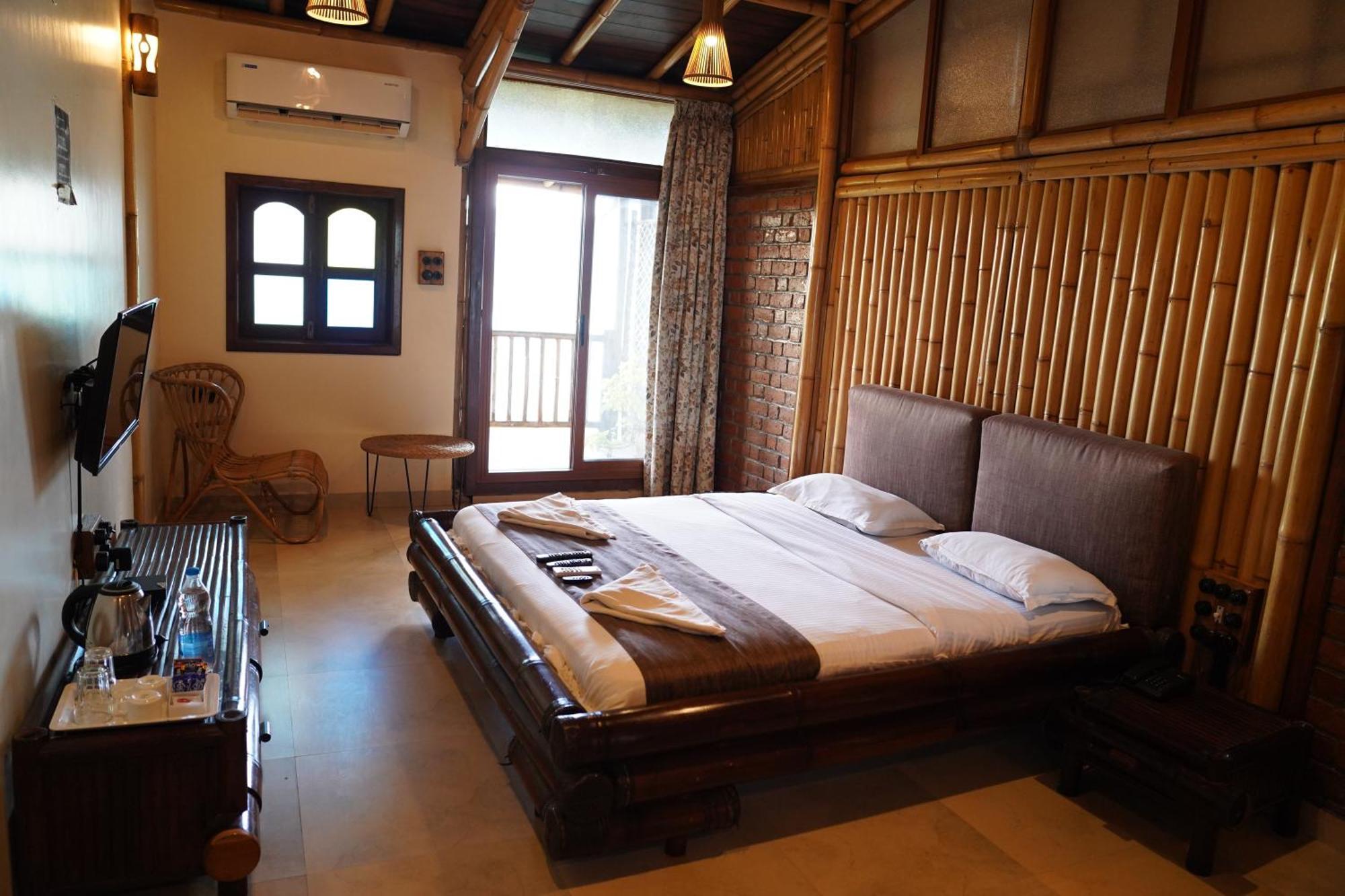 Bamboo And Bricks Resort Welhe Екстериор снимка